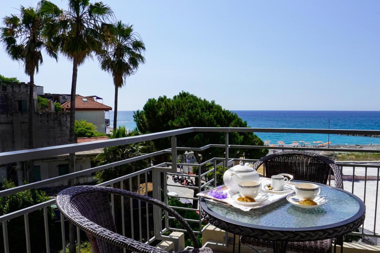 Sole Mare Hotel Ventimiglia Exterior photo