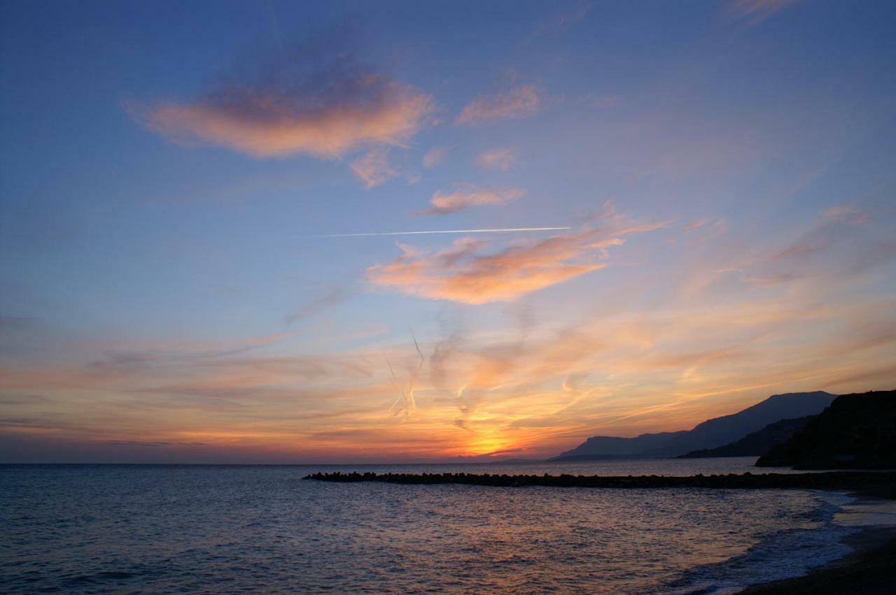 Sole Mare Hotel Ventimiglia Exterior photo